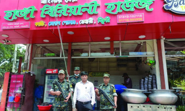 অভিযানে ধরা পড়ল বাসি খাবার, নোয়াখালীর দুই বিরিয়ানি হাউজকে জরিমানা