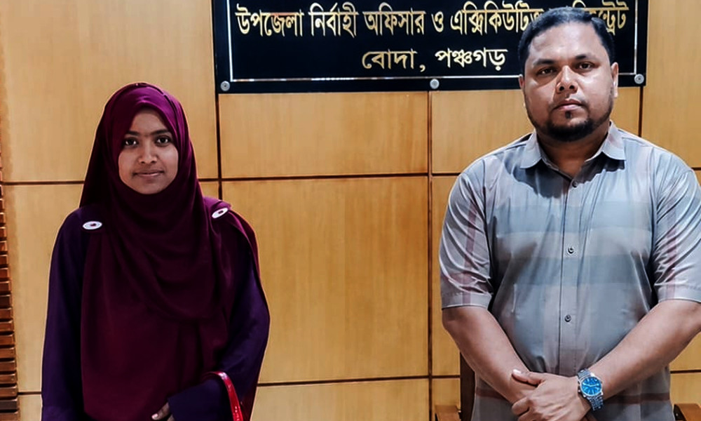 জুলাই শহীদ পরিবারের পাশে প্রতিমন্ত্রী ফরহাদ, ২ সদস্যকে দিলেন চাকরি