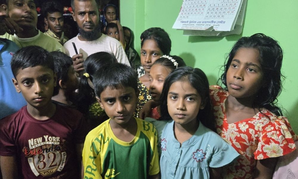 আর্জেন্টিনাকে ব্যঙ্গ করে গান, ১৭ শিক্ষার্থীকে বেধরক পেটালেন শিক্ষক