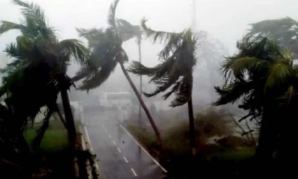 ৮ জেলায় ৬০ কিমি বেগে ঝড়ের আভাস