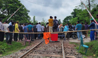 রাবি শিক্ষার্থীদের রেল অবরোধে ৩৫ লাখ টাকার ক্ষতি : রেলওয়ে কর্তৃপক্ষ