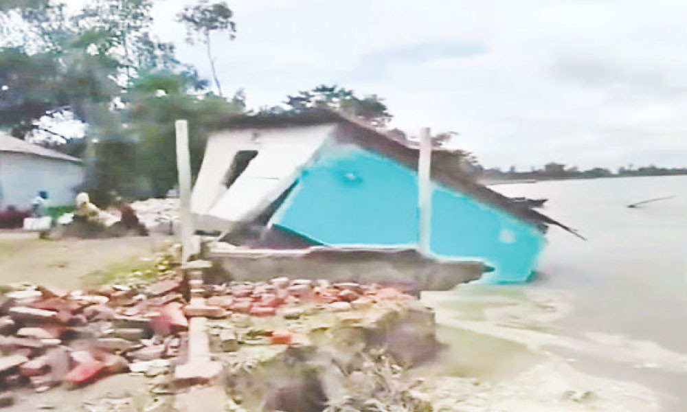 তিস্তা তীরবর্তী চরাঞ্চলে নদীভাঙন