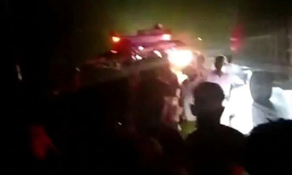 মোল্লাহাটে বাস খাদে পড়ে আহত ৫০