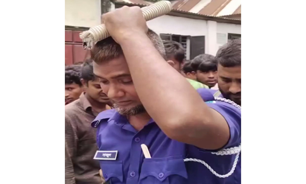 নিহতের মরদেহ উদ্ধার করতে গিয়ে পুলিশ সদস্য পেলেন নিজ ছেলের লাশ