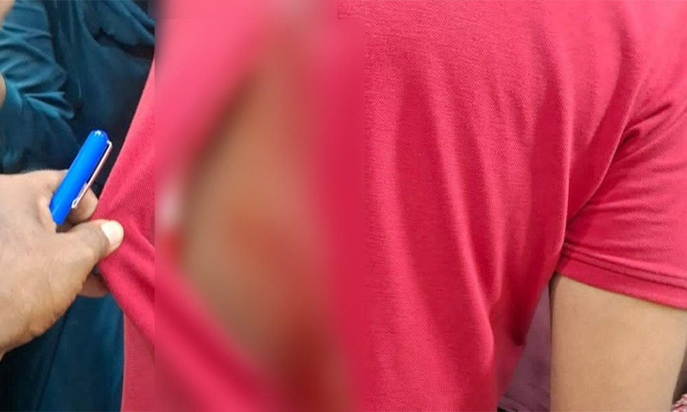 রাজধানীতে পুলিশ কর্মকর্তাকে ছুরিকাঘাত