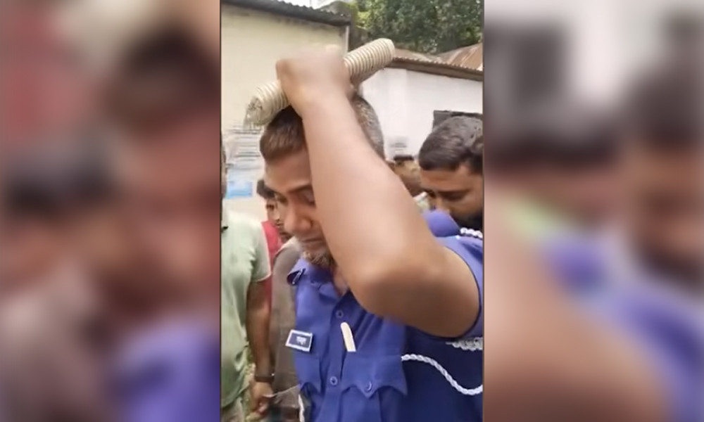 দুর্ঘটনার খবরে ঘটনাস্থলে পুলিশ সদস্য গিয়ে দেখলেন নিহত স্কুলছাত্র তারই ছেলে