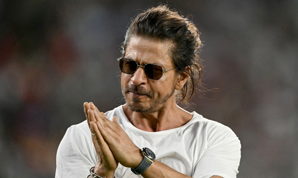 ছাত্র আন্দোলন নিয়ে নীরব শাহরুখ, লন্ডনের ছবি ভাইরাল হতেই নতুন বিতর্ক