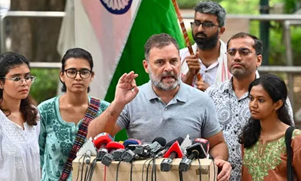 এবার সরকার পতনের ডাক রাহুল গান্ধীর