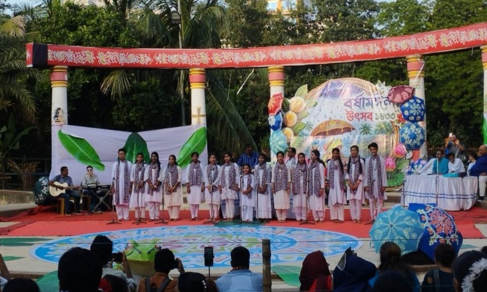 রবীন্দ্রসরোবরে নাচ-গান-কবিতায় বর্ষা মঙ্গল উৎসব