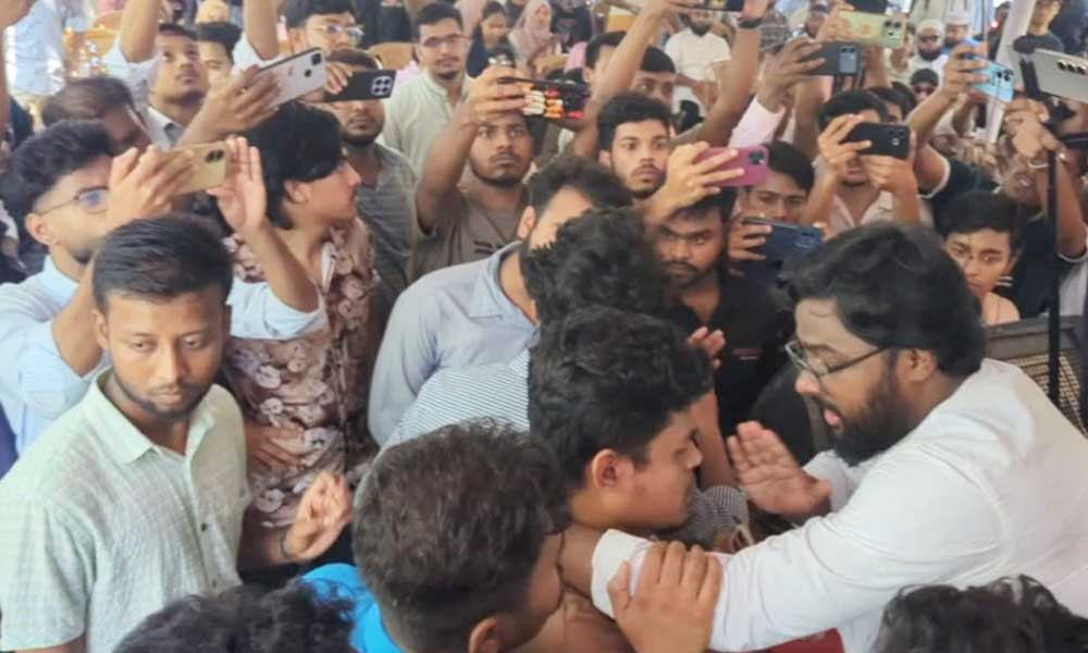 ইবিতে ছাত্রশক্তির সভায় পদবঞ্চিতদের হট্টগোল