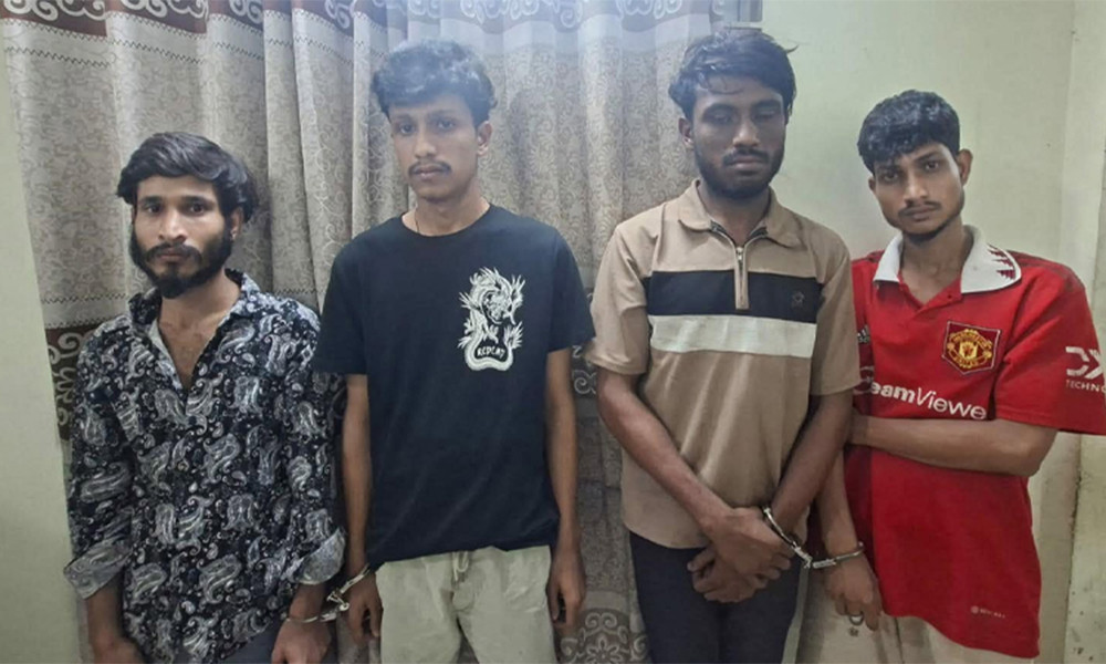 রাজধানীতে এসআইকে ছুরিকাঘাতের ঘটনায় গ্রেপ্তার ৪
