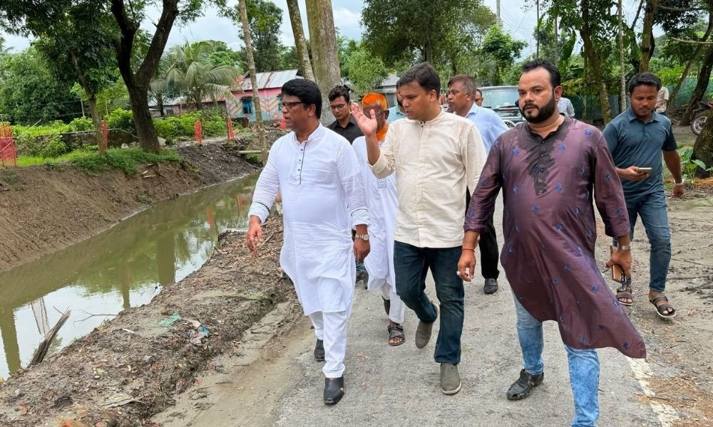 খাল খনন শেষে ১৬ লাখ ৫০ হাজার টাকা রাষ্ট্রীয় কোষাগারে ফেরত দিলেন ইউএনও