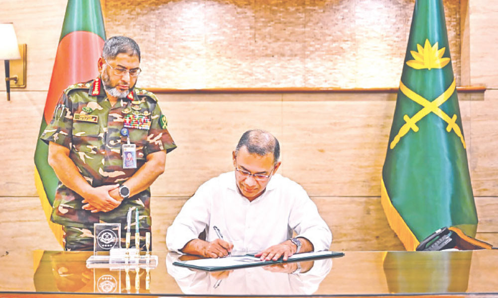 আধুনিক ও প্রযুক্তিনির্ভর সেনাবাহিনী গড়ে তুলতে সরকার বদ্ধপরিকর