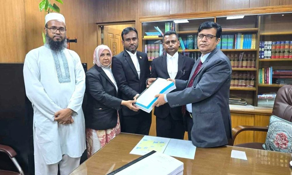 শেখ হাসিনাসহ ৪১ জনের বিরুদ্ধে আনুষ্ঠানিক অভিযোগ