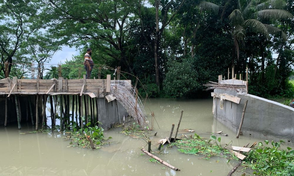 গৌরনদীতে নির্মাণাধীন ব্রিজ ধসে পড়ার ঘটনা তদন্তে ২ কমিটি