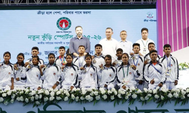 নতুন কুঁড়ি স্পোর্টসের বিজয়ীদের মধ্যে প্রধানমন্ত্রীর পুরস্কার বিতরণ