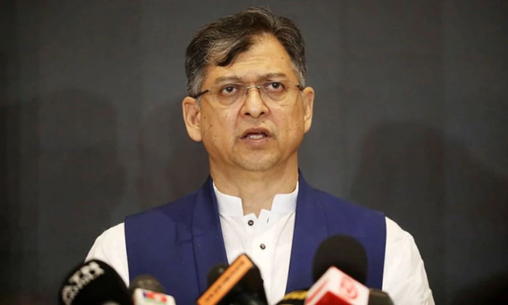 আওয়ামী লীগ বিদেশ থেকে উঁকিঝুকিঁ দিচ্ছে, তৎপরতার মুরোদ নেই
