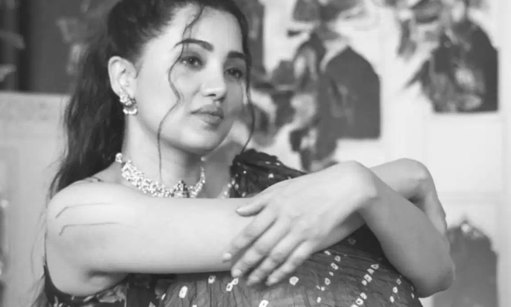 নতুন পরিচয়ে মাহির আত্মপ্রকাশ