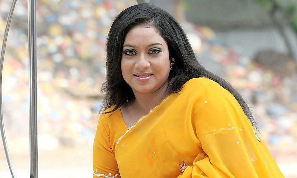 নতুন লুকে নিউ ইয়র্ক মাতালেন জায়েদ খান, মুক্তি পেল ‘শিকারি’