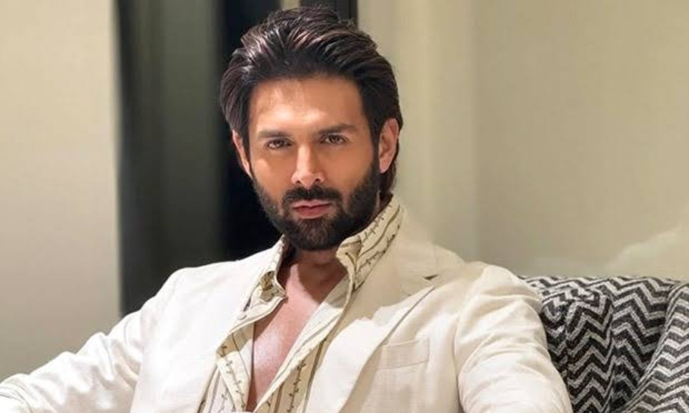 ‘পা কিছুদিন ছুটিতে থাকবে’, বললেন আরিয়ান