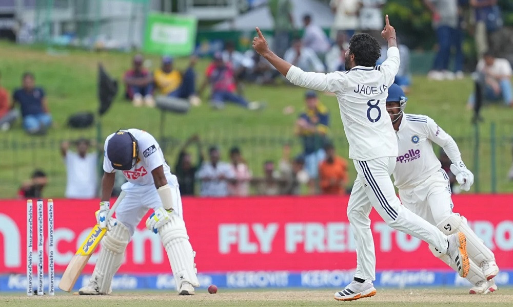 শ্রীলঙ্কাকে ফলোঅনের শঙ্কায় ফেলেছে ভারত