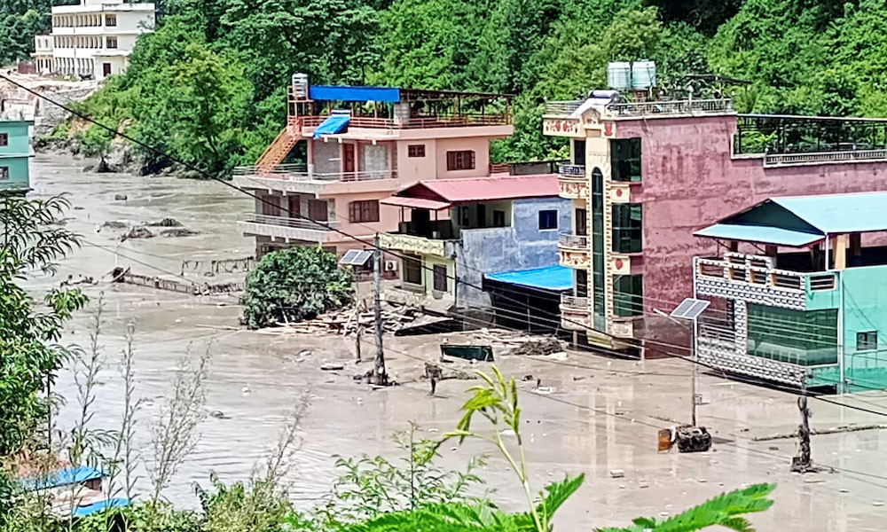 নেপালে ভয়াবহ বন্যায় মৃতের সংখ্যা বেড়ে ১৬২, নিখোঁজ শত শত পর্যটক