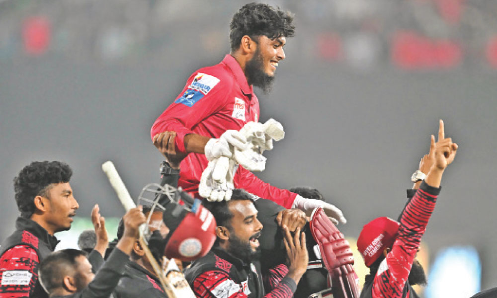 বরিশালের দ্বিতীয় শিরোপায় তামিমের ‘তিনে তিন’ 