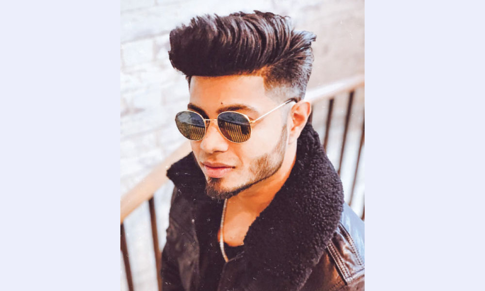 গানে বিশ্বকাপ বরণ