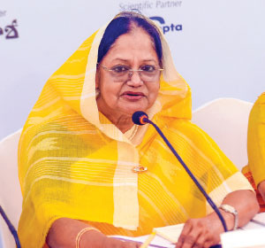 এন্ডোমেট্রিওসিসে বিপর্যস্ত নারীর কর্মক্ষমতা ও মানসিক স্বাস্থ্য